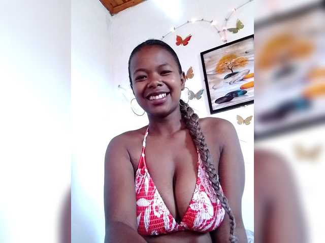 Sayrahsexy's BongaCams show and profile