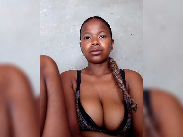 Sayrahsexy's BongaCams show and profile