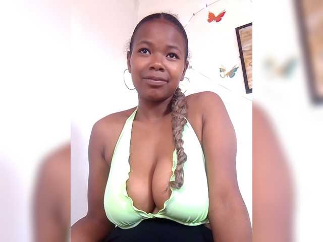 Sayrahsexy's BongaCams show and profile