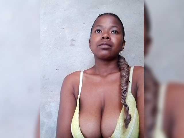 Sayrahsexy's BongaCams show and profile