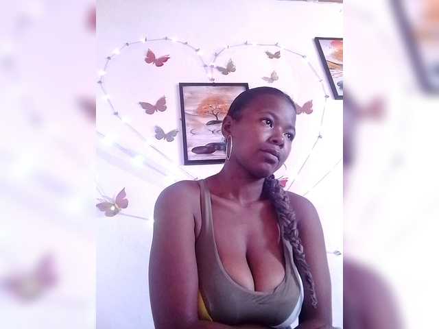 Sayrahsexy's BongaCams show and profile