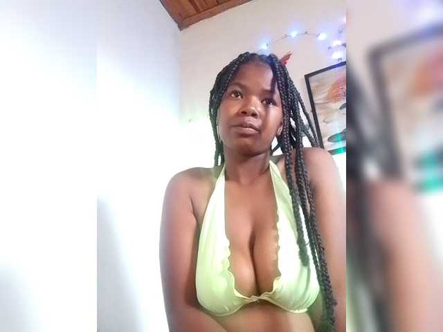 Sayrahsexy's BongaCams show and profile