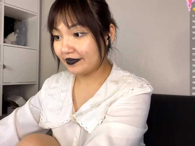 JenelleKounlavong live room