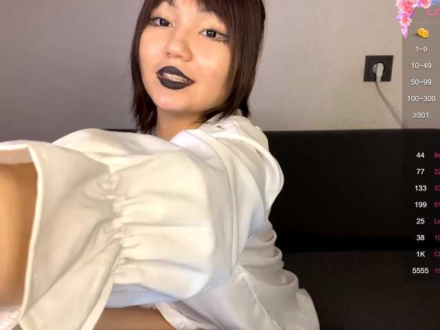 JenelleKounlavong live room