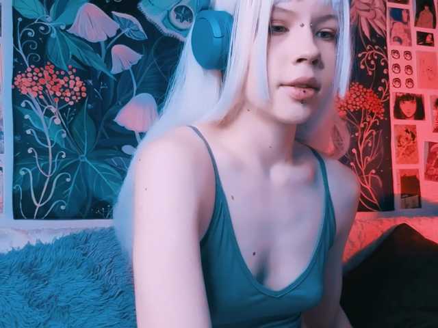 PeacchyPawss – webcam model profile photo