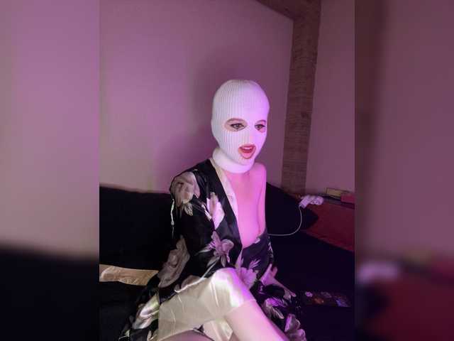 Angel-Demon12's BongaCams show and profile