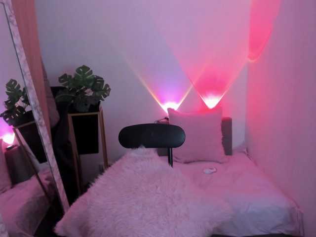 annewayne's BongaCams show and profile