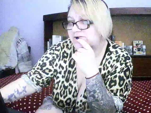 sweetmommy's BongaCams show and profile