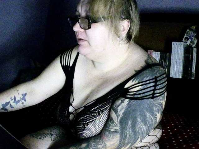 sweetmommy's BongaCams show and profile