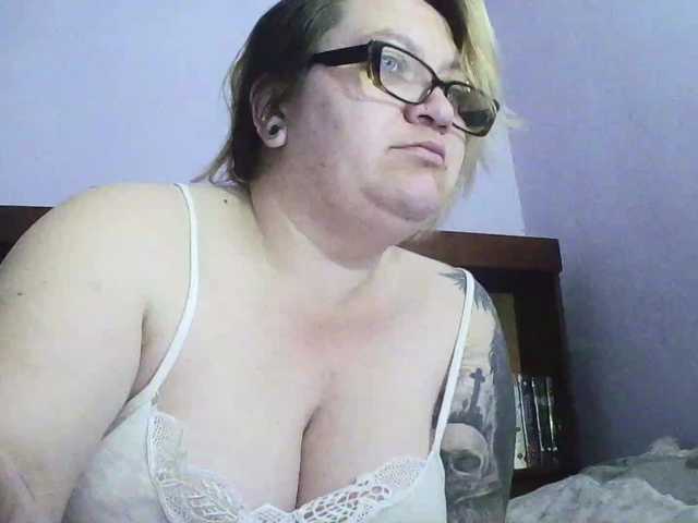 sweetmommy live cam profile
