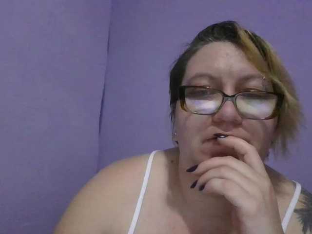 sweetmommy – webcam model profile photo