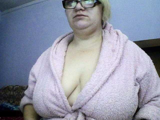sweetmommy's BongaCams show and profile