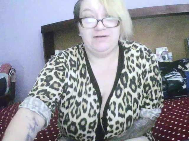 sweetmommy's BongaCams show and profile