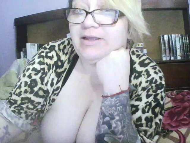 sweetmommy's BongaCams show and profile