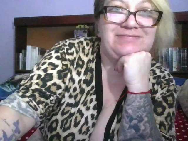 sweetmommy's BongaCams show and profile