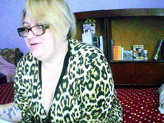 sweetmommy's BongaCams show and profile