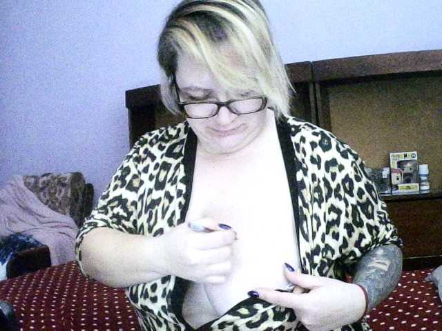 sweetmommy's BongaCams show and profile