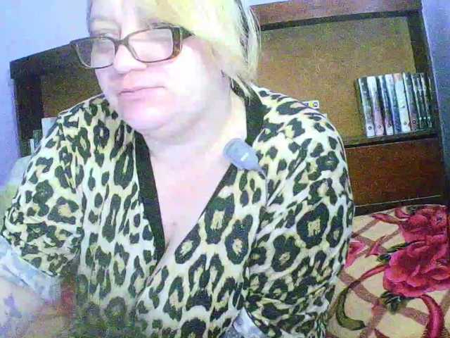 sweetmommy's BongaCams show and profile