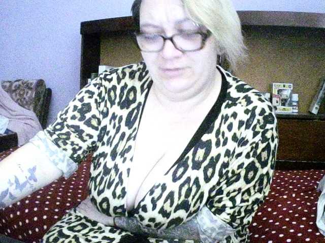 sweetmommy's BongaCams show and profile