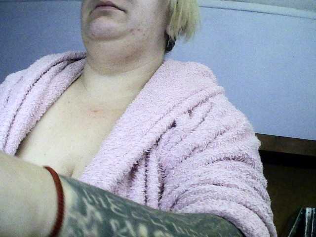 sweetmommy's BongaCams show and profile