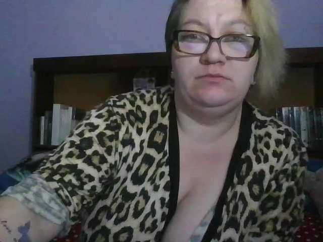 sweetmommy's BongaCams show and profile