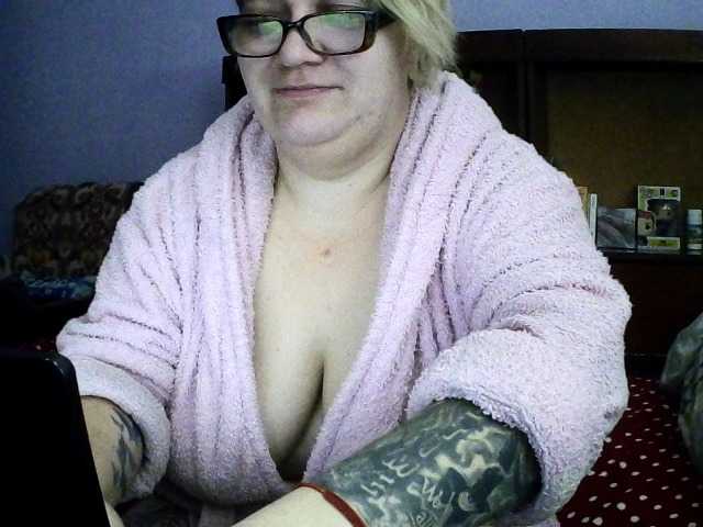 sweetmommy's BongaCams show and profile