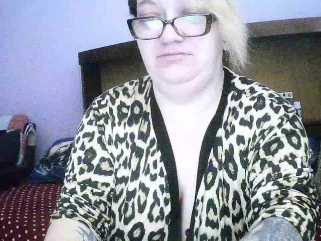 sweetmommy's BongaCams show and profile