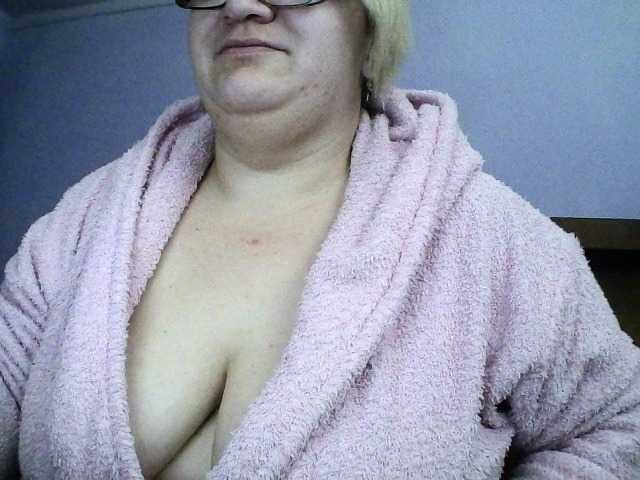 sweetmommy's BongaCams show and profile