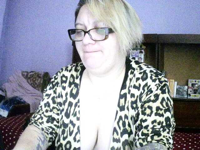 sweetmommy – webcam model profile photo