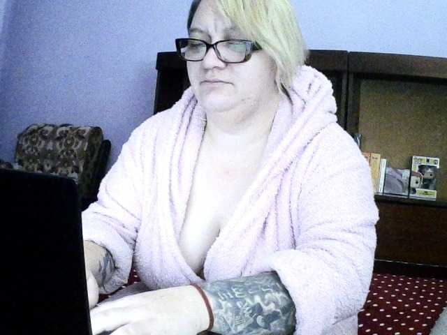 sweetmommy – webcam model profile photo