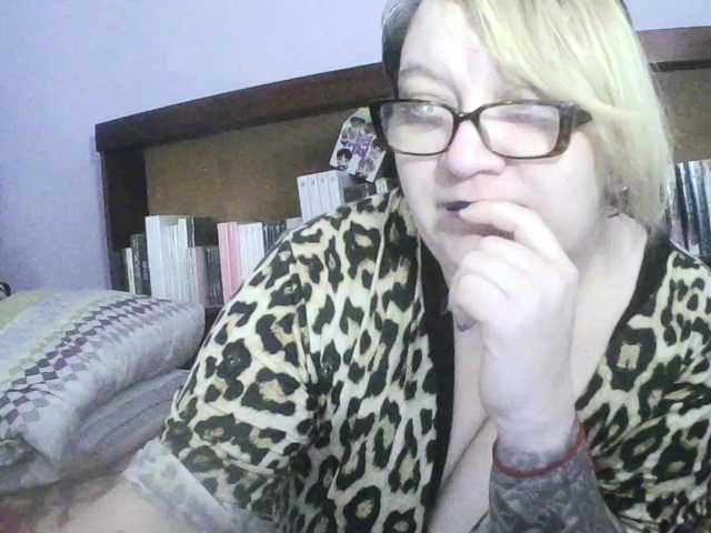 sweetmommy's BongaCams show and profile