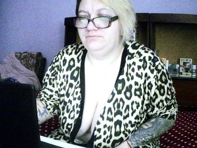 sweetmommy's BongaCams show and profile