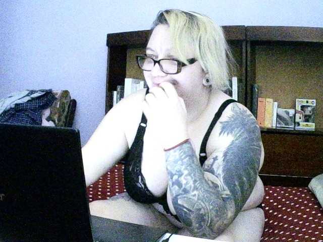 sweetmommy's BongaCams show and profile