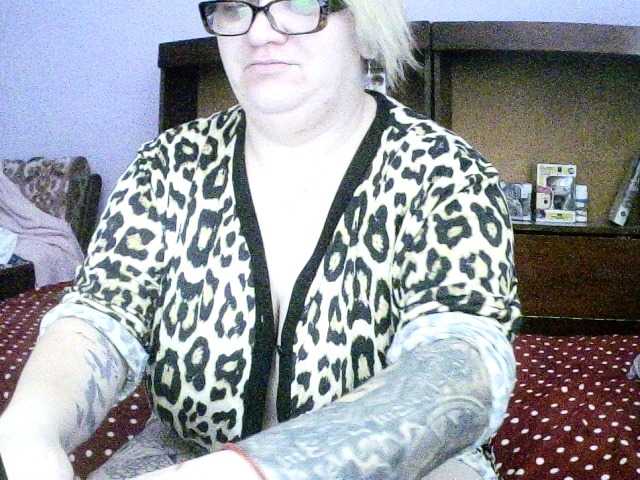 sweetmommy's BongaCams show and profile