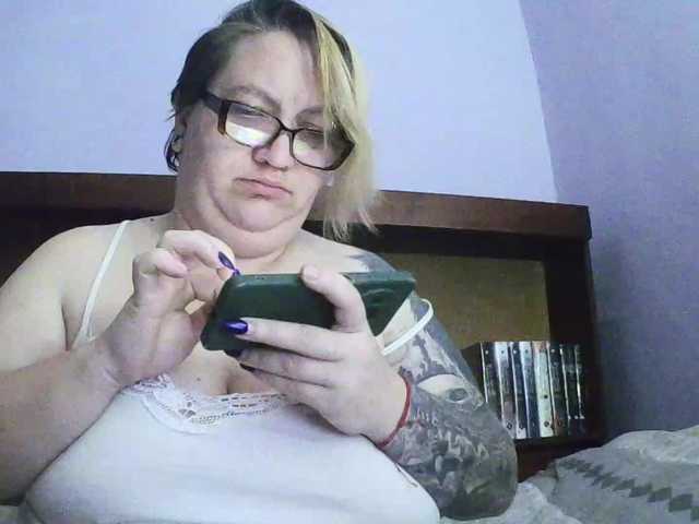 sweetmommy's BongaCams show and profile