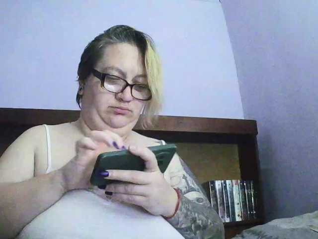 sweetmommy's BongaCams show and profile