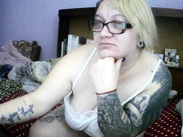 sweetmommy's BongaCams show and profile