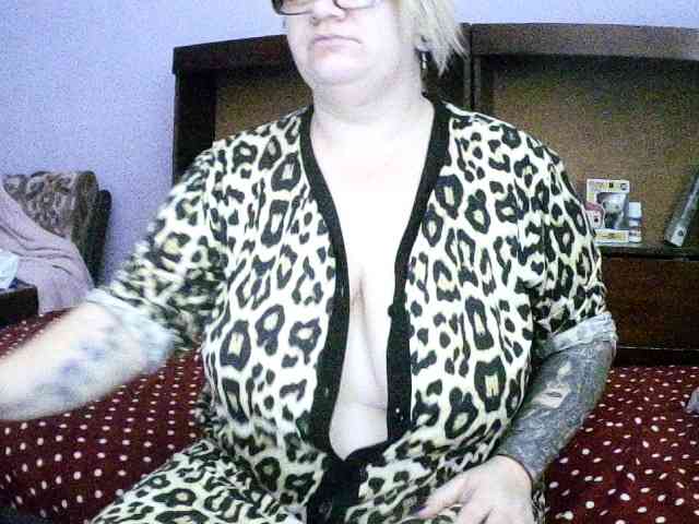 sweetmommy Live Webcam on BongaCams