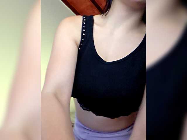 Esmeralda-Rossi's BongaCams show and profile