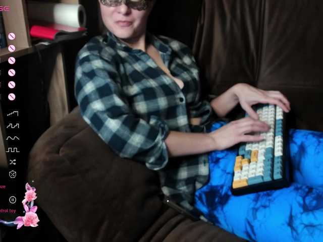 ScarletWitch666's BongaCams show and profile