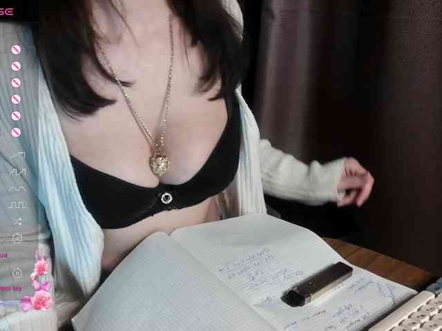 ScarletWitch666 webcam