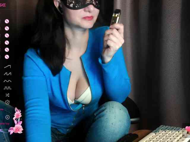 ScarletWitch666 webcam