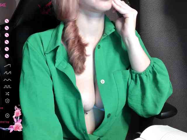 ScarletWitch666 webcam