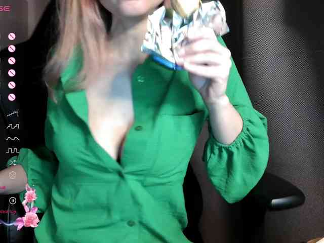 ScarletWitch666 webcam