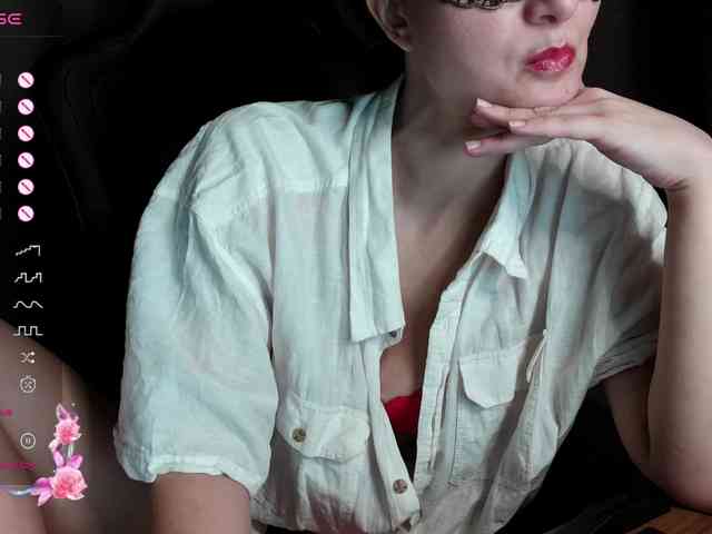 ScarletWitch666 webcam