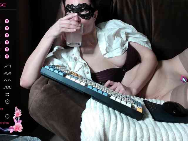 ScarletWitch666 webcam