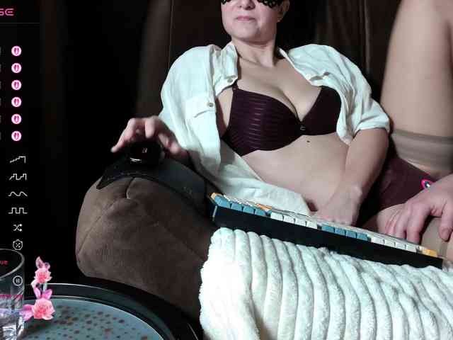 ScarletWitch666 webcam