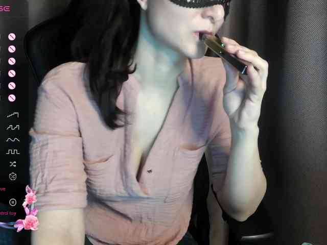 ScarletWitch666 webcam