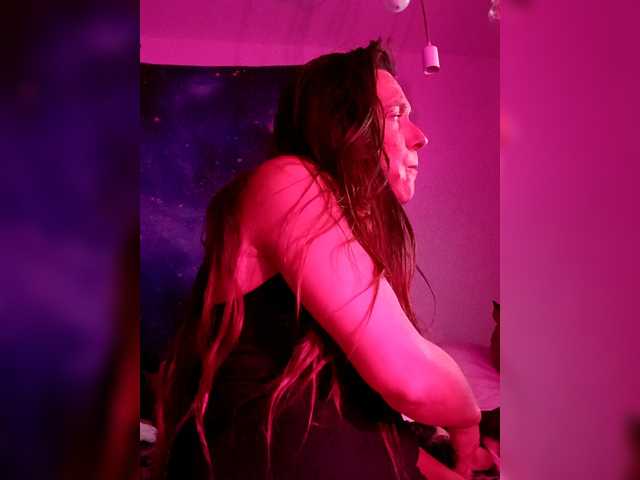 Headgames3686's BongaCams show and profile