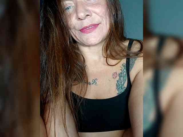 Headgames3686 webcam